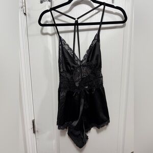 Forever 21 Black‎ Lace Satin Lingerie Romper Teddy Sleepwear Women’s Size Small